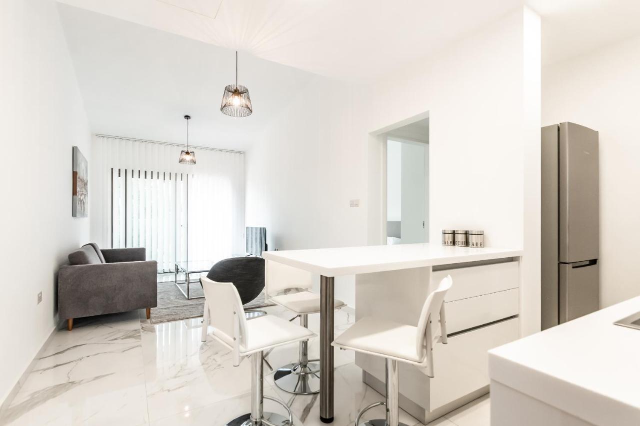 Silver House Boutique Apartment Paphos Ngoại thất bức ảnh