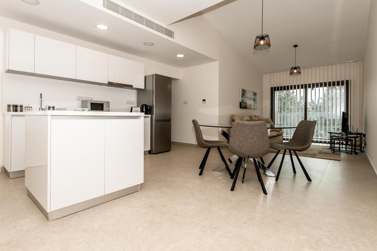 Silver House Boutique Apartment Paphos Ngoại thất bức ảnh