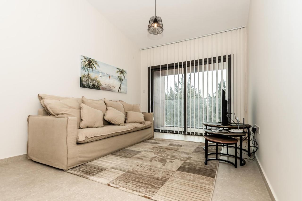 Silver House Boutique Apartment Paphos Ngoại thất bức ảnh