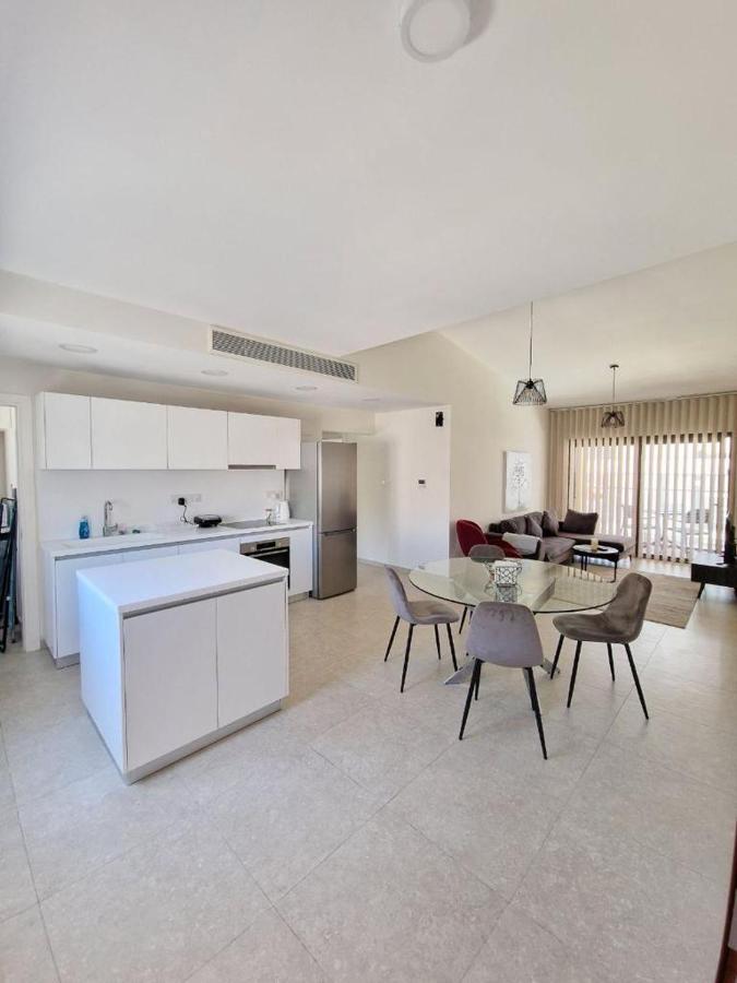 Silver House Boutique Apartment Paphos Ngoại thất bức ảnh